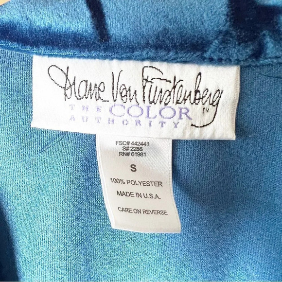 Diane Von Furstenburg The Color Authority Size Small Blue Velvet Button Down Y2K - Picture 3 of 6